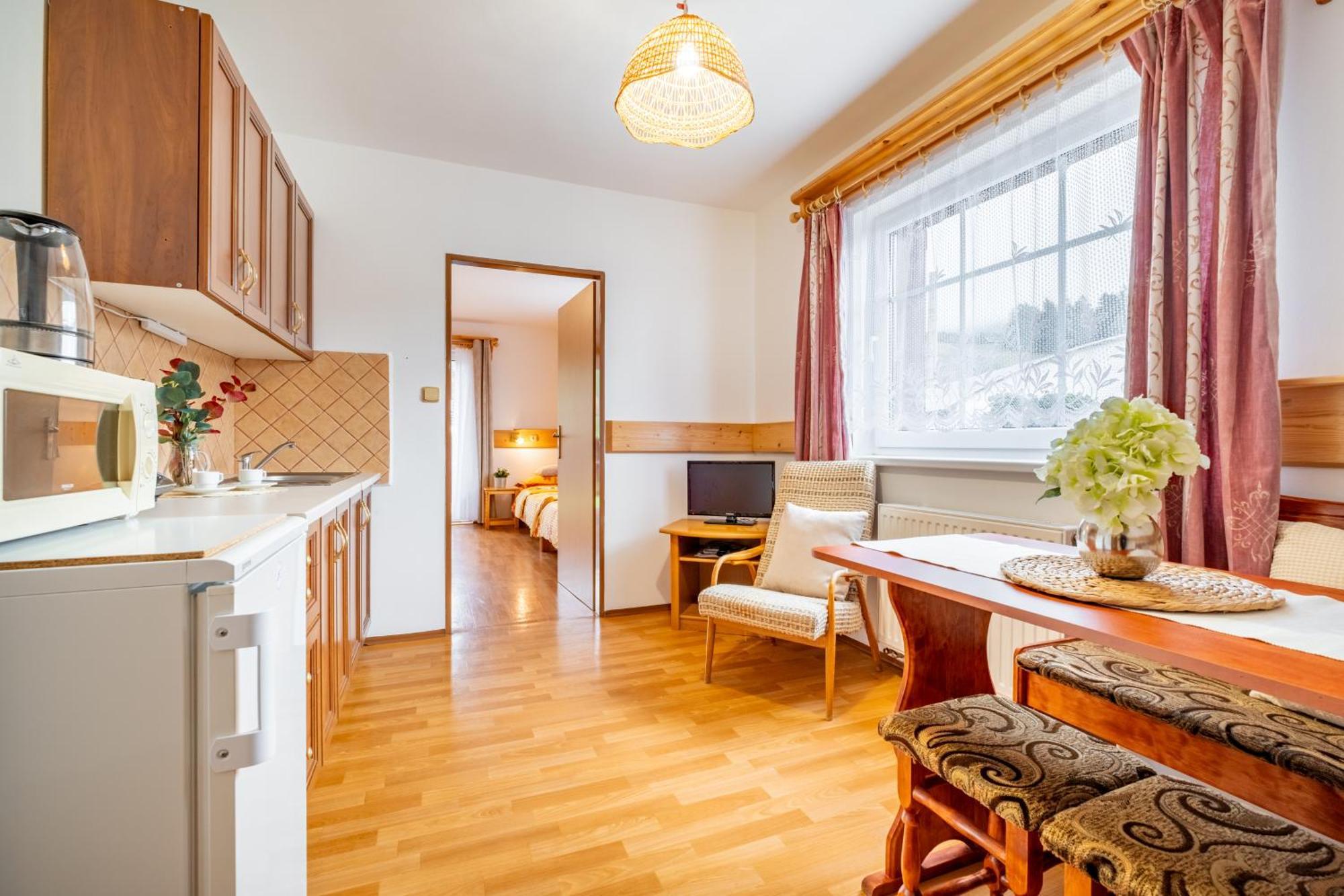 Apartmany Iwona Рокитнице над Ийзероу Екстериор снимка