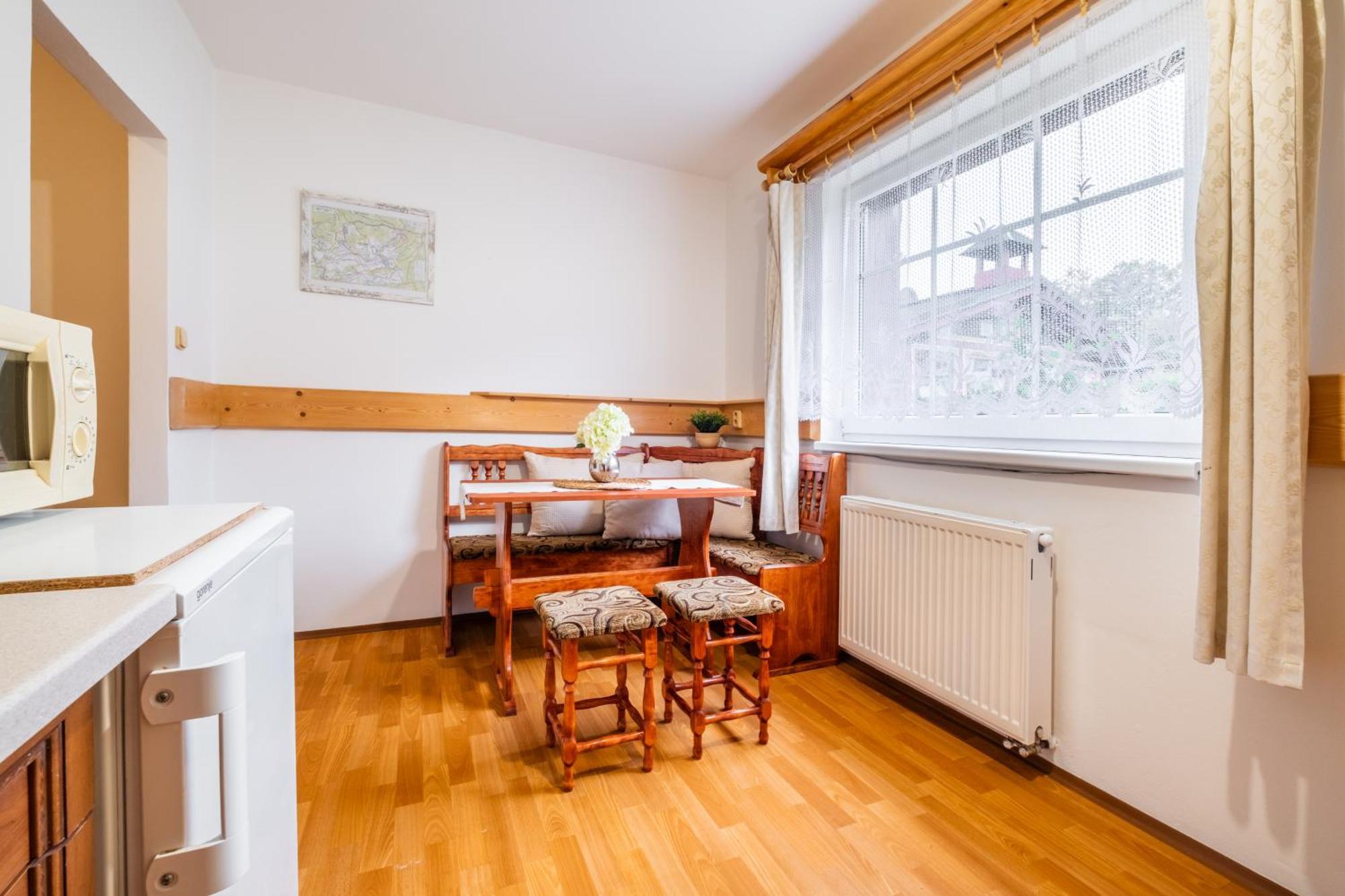 Apartmany Iwona Рокитнице над Ийзероу Екстериор снимка